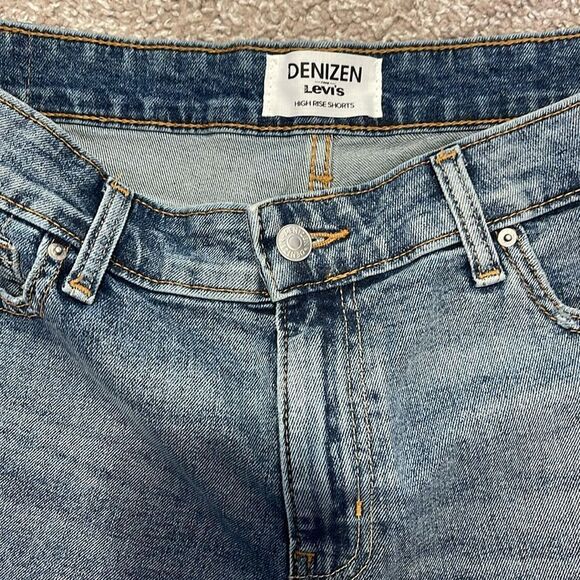 High waisted shorts! - Picture 3 of 6